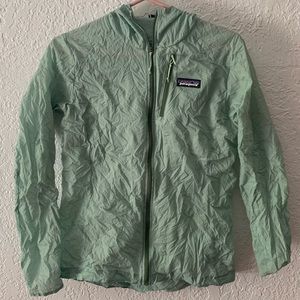Lite fold-up Patagonia jacket